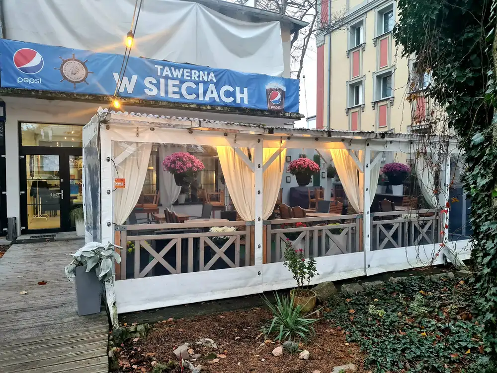 Wejście od ulicy Żeromskiego